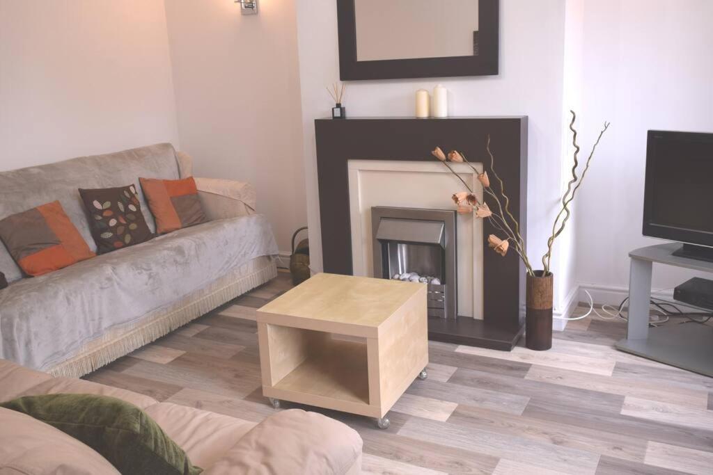 Dee View Villa Holywell  Esterno foto