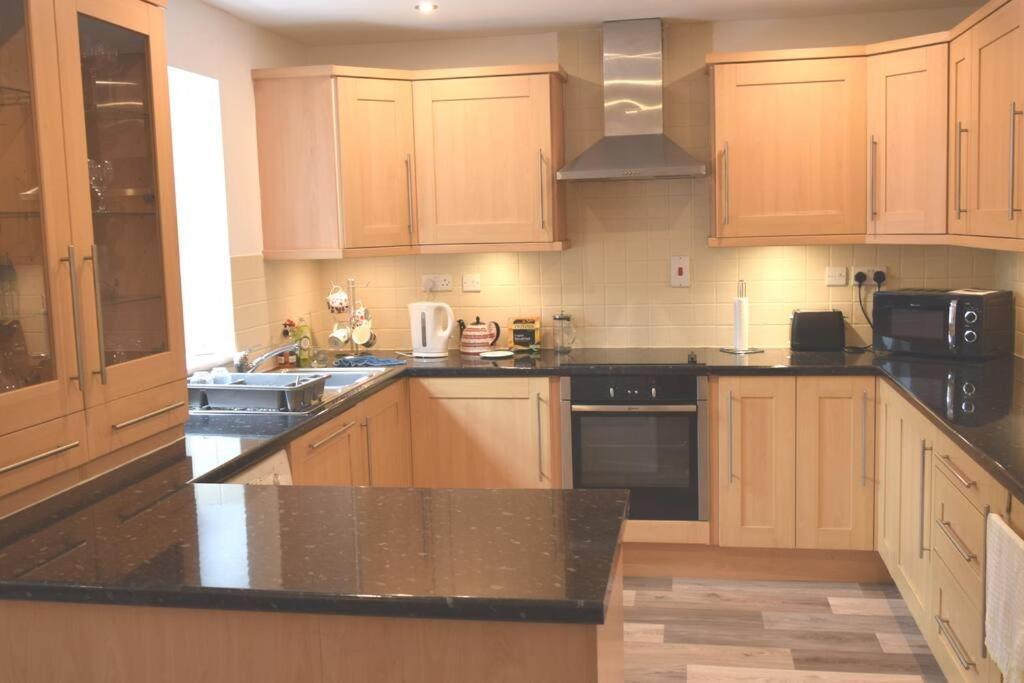 Dee View Villa Holywell  Esterno foto